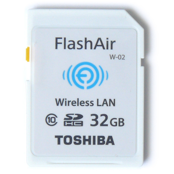 Toshiba FlashAir Wireless SDHC 32GB - SD-Card oben