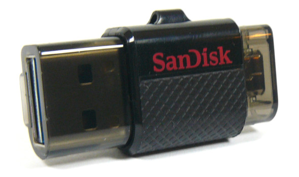 3DTester.de - SanDisk Ultra Dual USB Drive - 16GB - Bild01