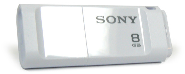 3DTester.de - Sony Micro Vault X-Series - Super Speed USB3.0 - 8GB - Bild 03