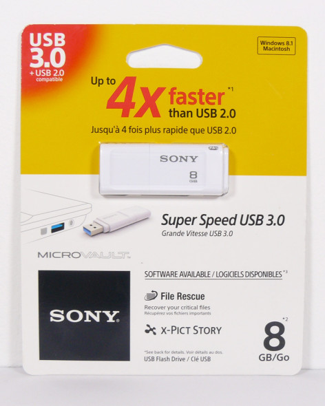 3DTester.de - Sony Micro Vault X-Series - Super Speed USB3.0 - 8GB - Lieferumfang 01
